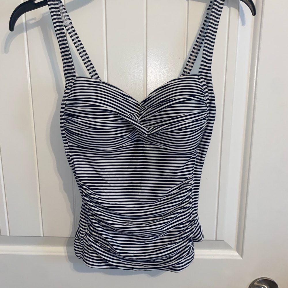 Bond-eye Striped Black and White Women's swimsuit 2 piece